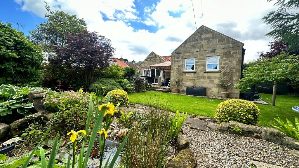 2 bedroom barn conversion for sale in Orchard Byre, Wiltshire Road, TS12