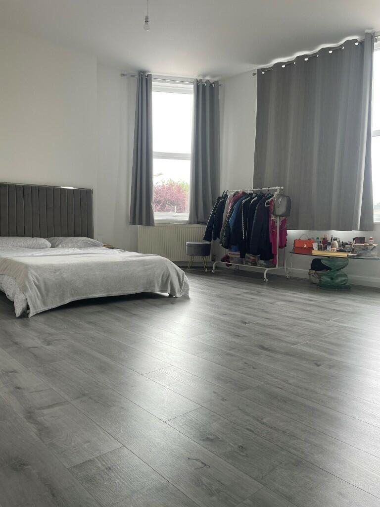 Main image of property: Wood Street, London, E17