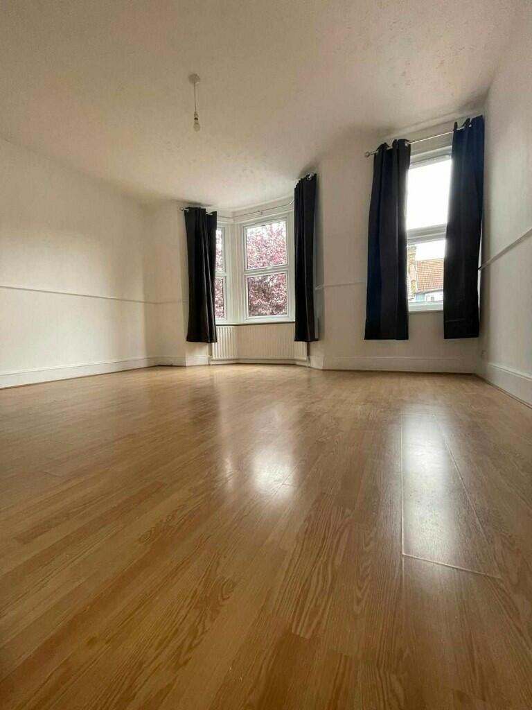 Main image of property: Second Avenue, London, E17