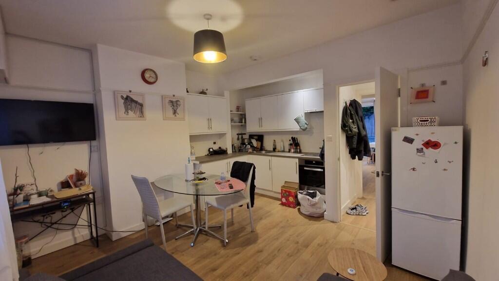 Main image of property: Forest Road, London, E17