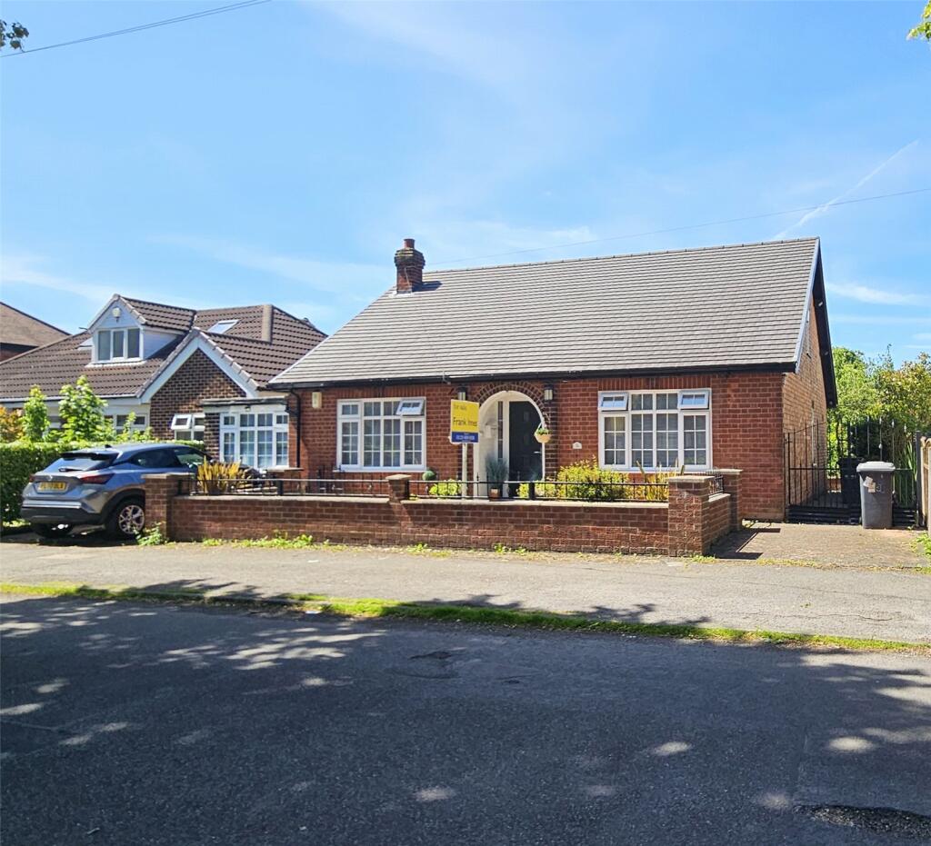 3 bedroom bungalow for sale in Roseleigh Avenue, Mapperley