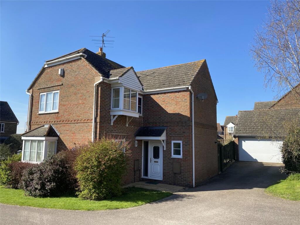 4 bedroom detached house for sale in Badgers Close, Bugbrooke