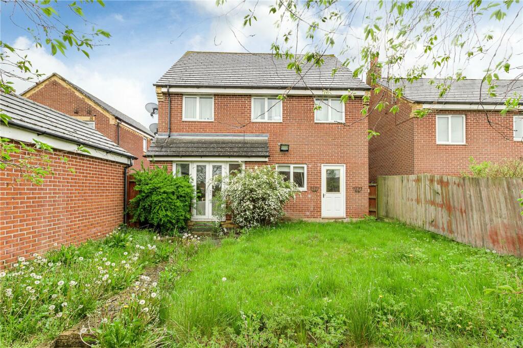 4 bedroom detached house for sale in Woodlands, Grange Park