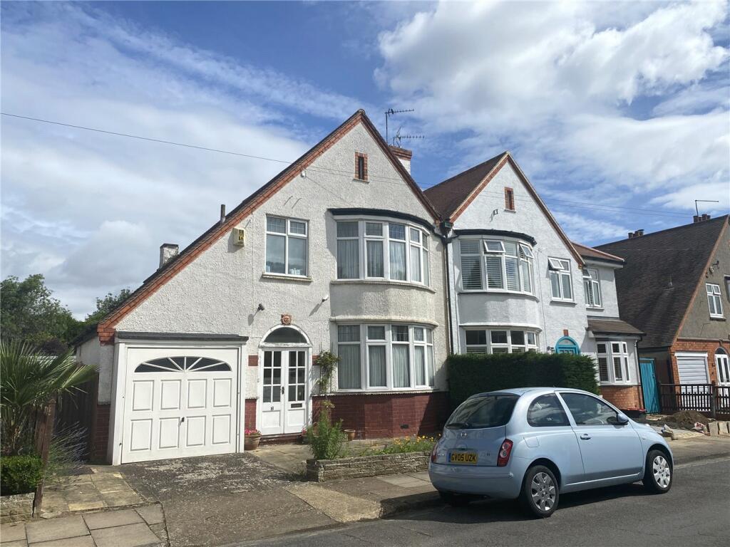 3 bedroom semidetached house for sale in Rushmere Avenue, Abington