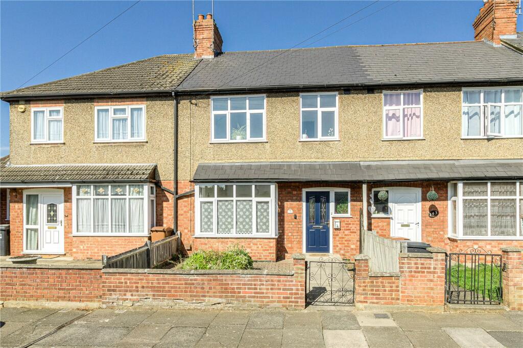 3 bedroom terraced house for sale in The Drive, Northampton, NN1