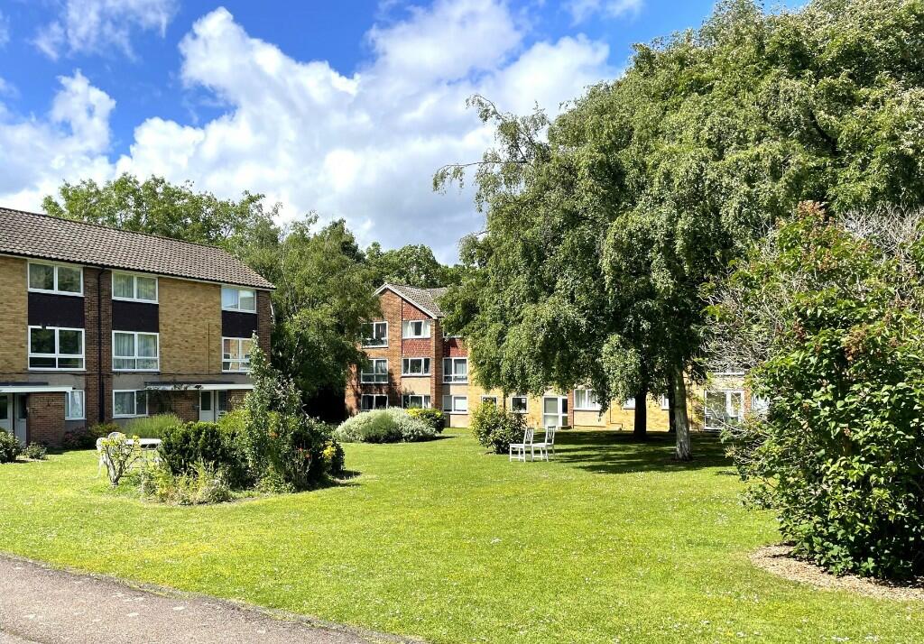 Main image of property: Basinghall Gardens, Sutton, Surrey, SM2