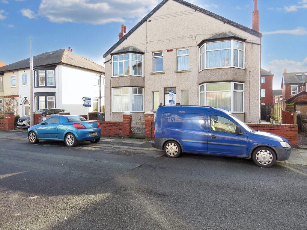Main image of property: 26 Kenilworth Gardens, Blackpool FY4 1JJ