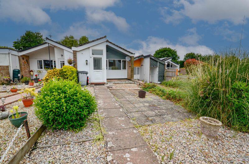 2 bedroom bungalow for sale in Cumber Close, Brixham, TQ5