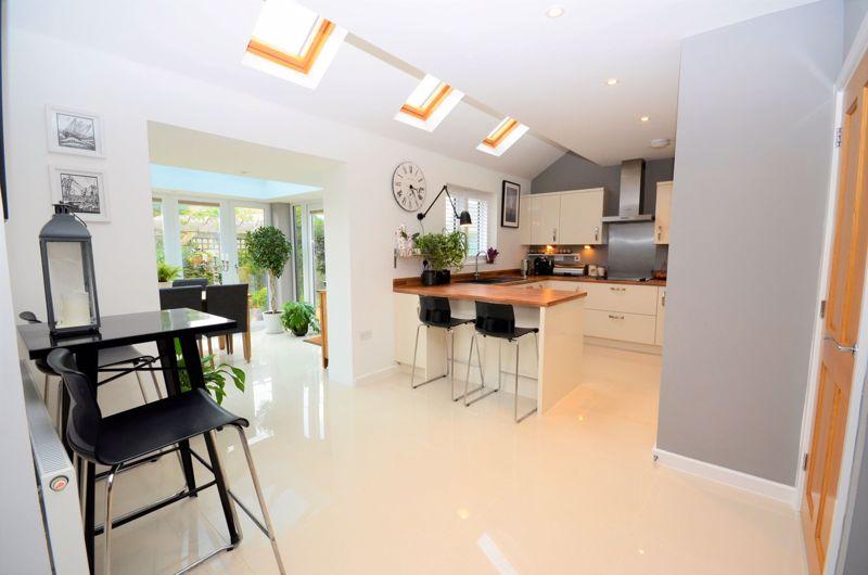 4 bedroom detached house for sale in Vigilance Avenue, Brixham, TQ5