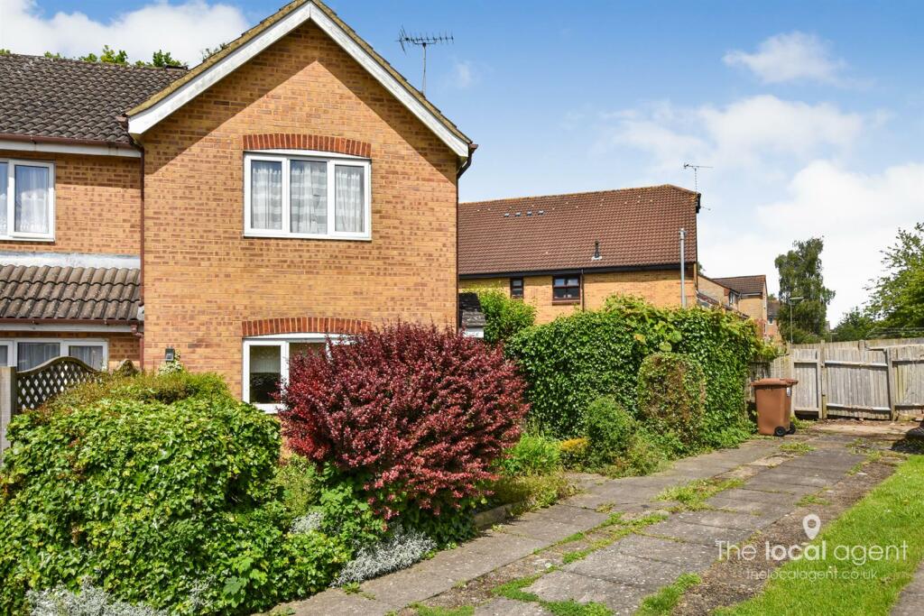 2 bedroom semidetached house for sale in Whitegate Way, Tadworth, KT20