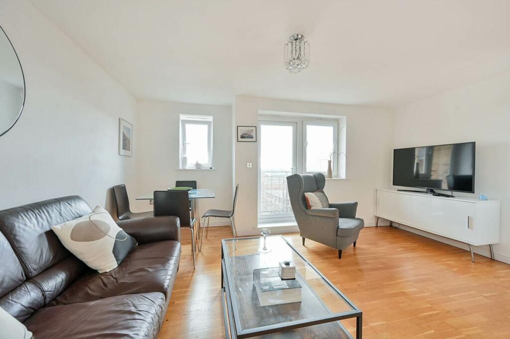1 bedroom flat for sale in Singapore Road, London, W13