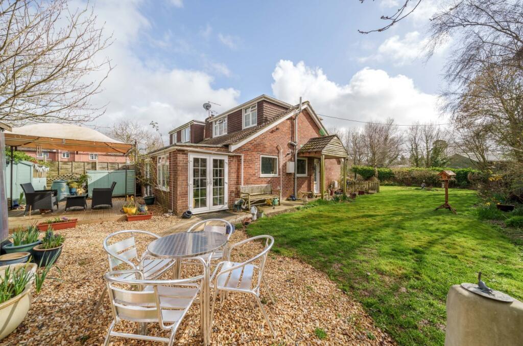 3 bedroom semidetached house for sale in Wangfield Lane, Curdridge, Southampton, Hampshire, SO32