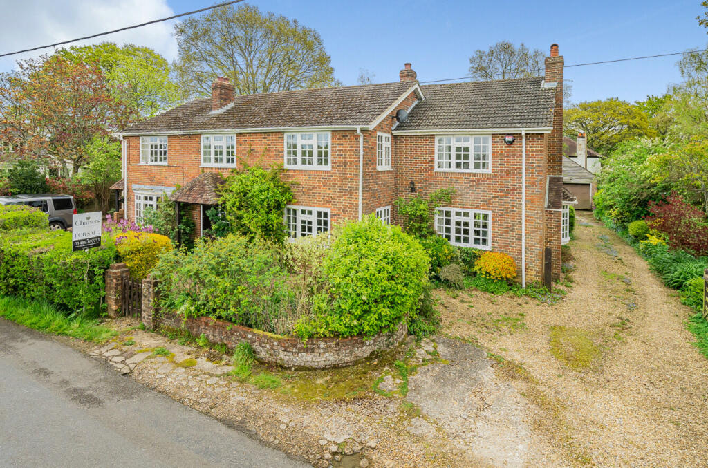 4 bedroom semidetached house for sale in Sciviers Lane, Upham