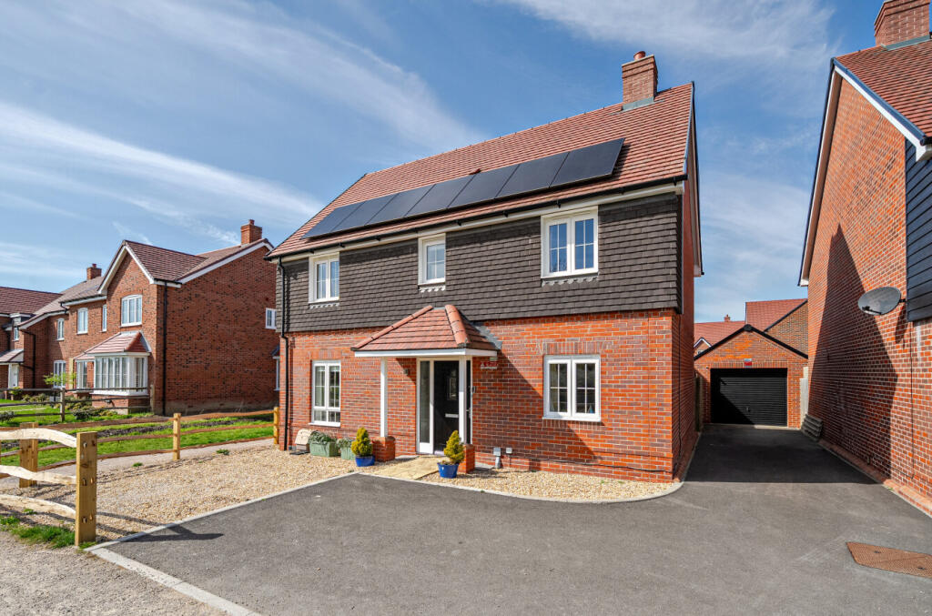 Main image of property: Troon Road, Botley, Southampton, Hampshire, SO32