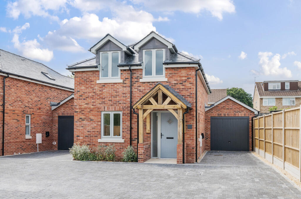Main image of property: The Old Post Office, Winchester Road, Waltham Chase, Southampton, SO32