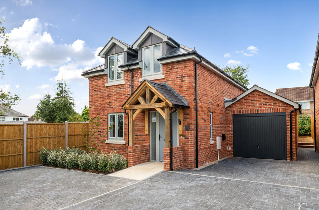 Main image of property: The Old Post Office, Winchester Road, Waltham Chase, Southampton, SO32