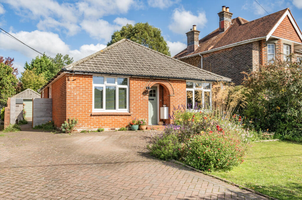 Main image of property: Fair Oak Road, Eastleigh, Hampshire, SO50