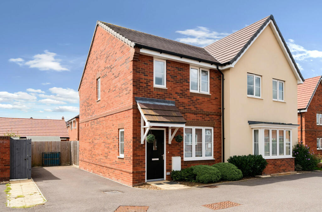 2 bedroom semidetached house for sale in Merrygrove Way, Nursling