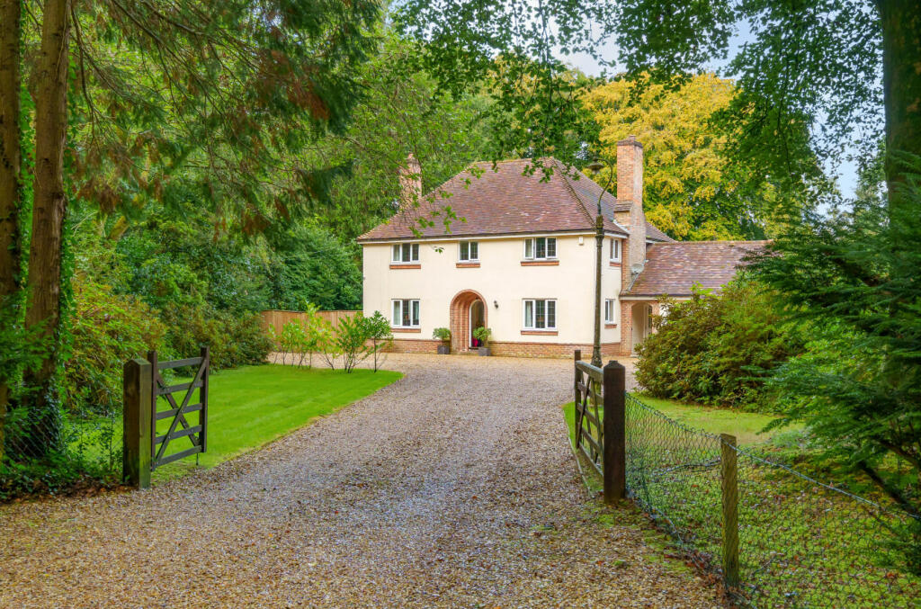 5 bedroom detached house for sale in Straight Mile, Ampfield, Romsey