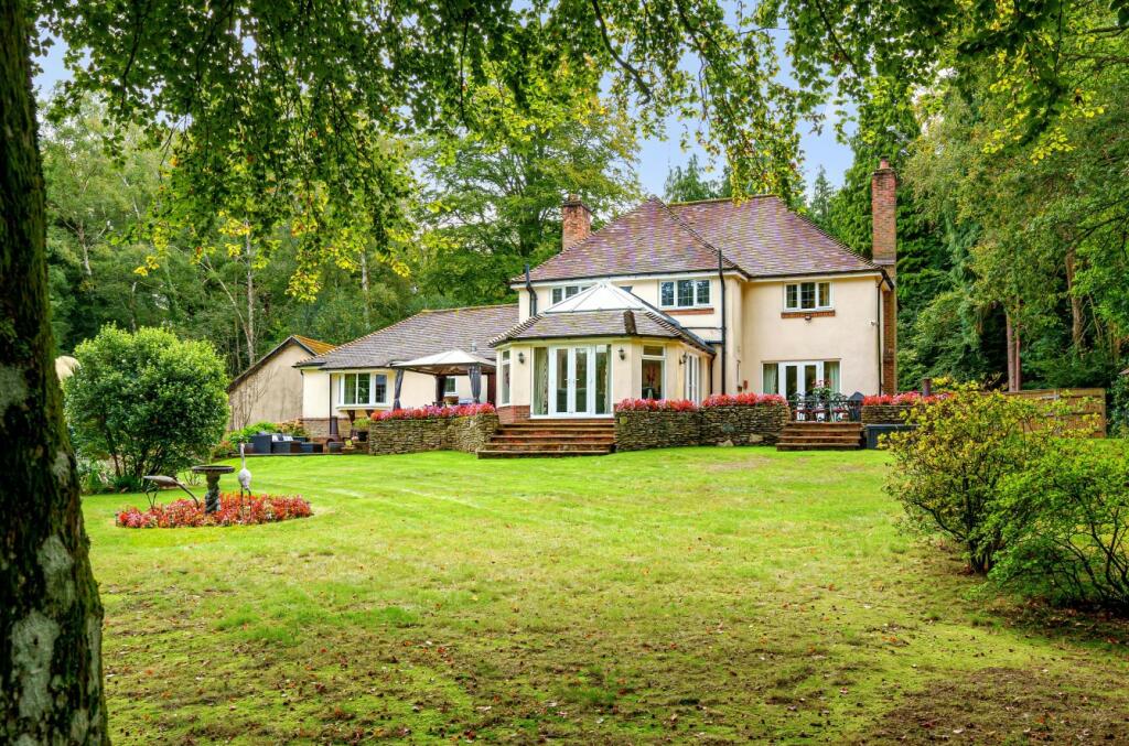 5 bedroom detached house for sale in Straight Mile, Ampfield, Romsey