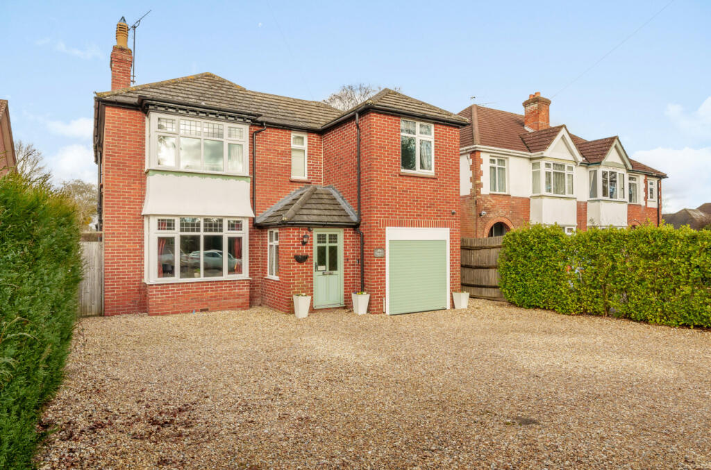 4 bedroom detached house for sale in Botley Road, Romsey, Hampshire, SO51