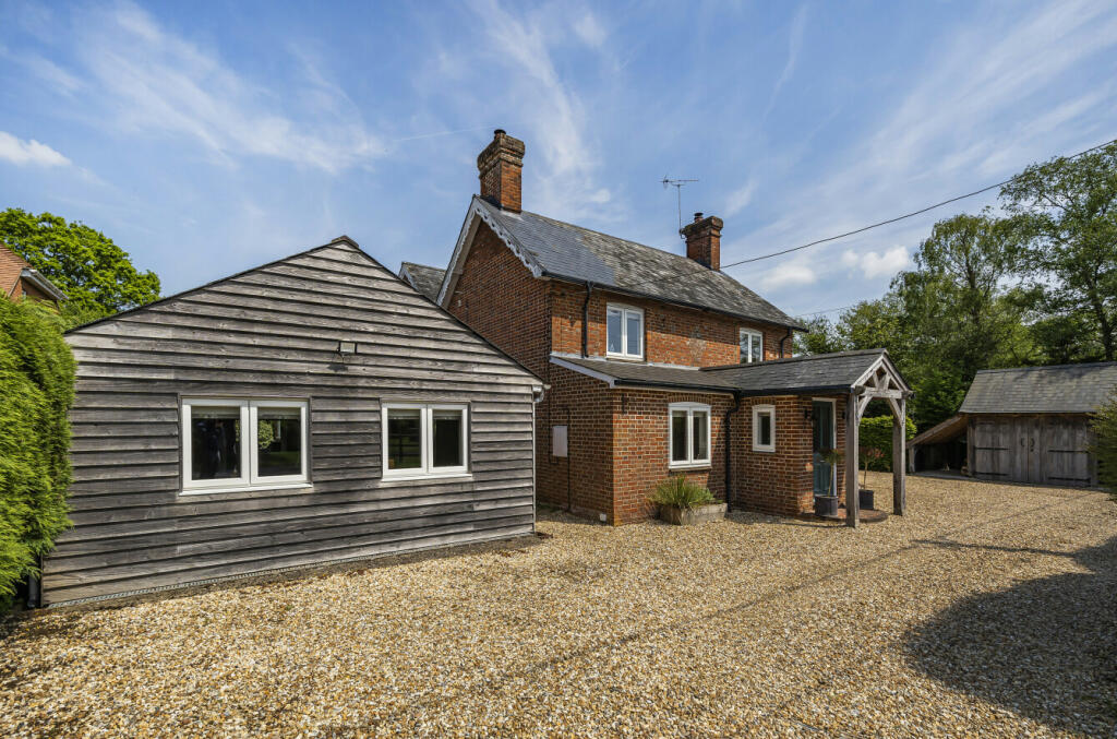4 bedroom detached house for sale in The Drove, Lower Common Road, West