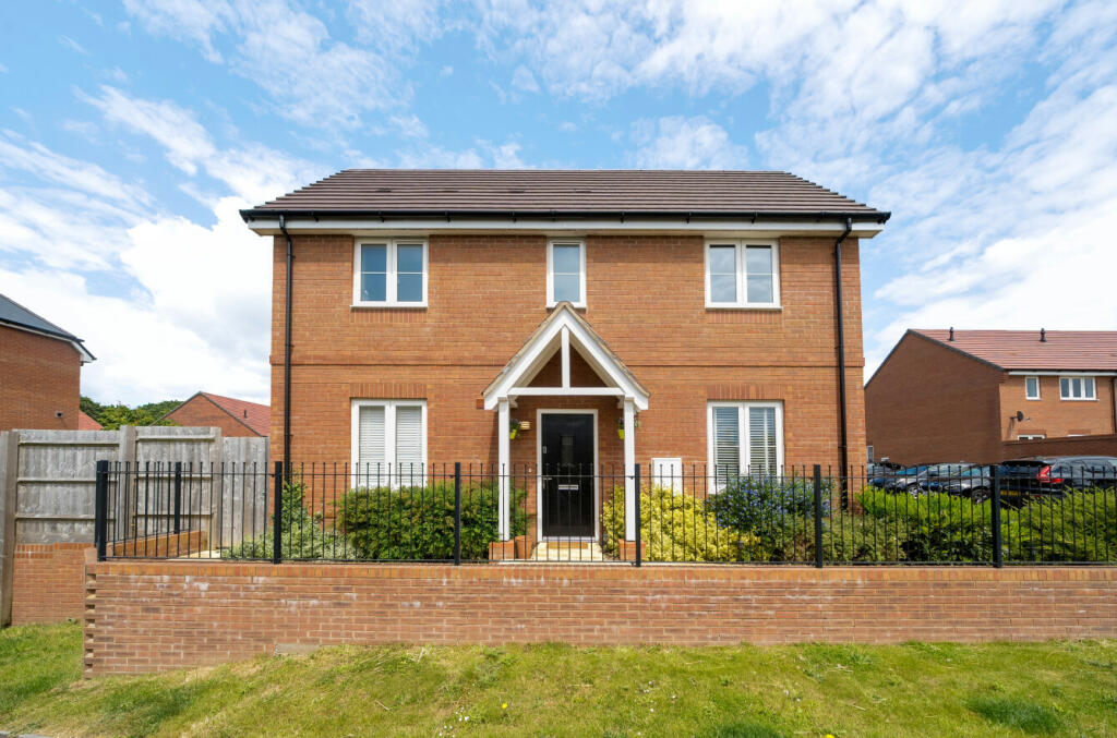 3 bedroom end of terrace house for sale in Ganders Mead, Nursling, Southampton, Hampshire, SO16