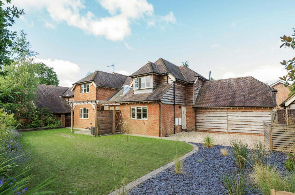 4 bedroom detached house for sale in Maurys Lane, West Wellow, Romsey