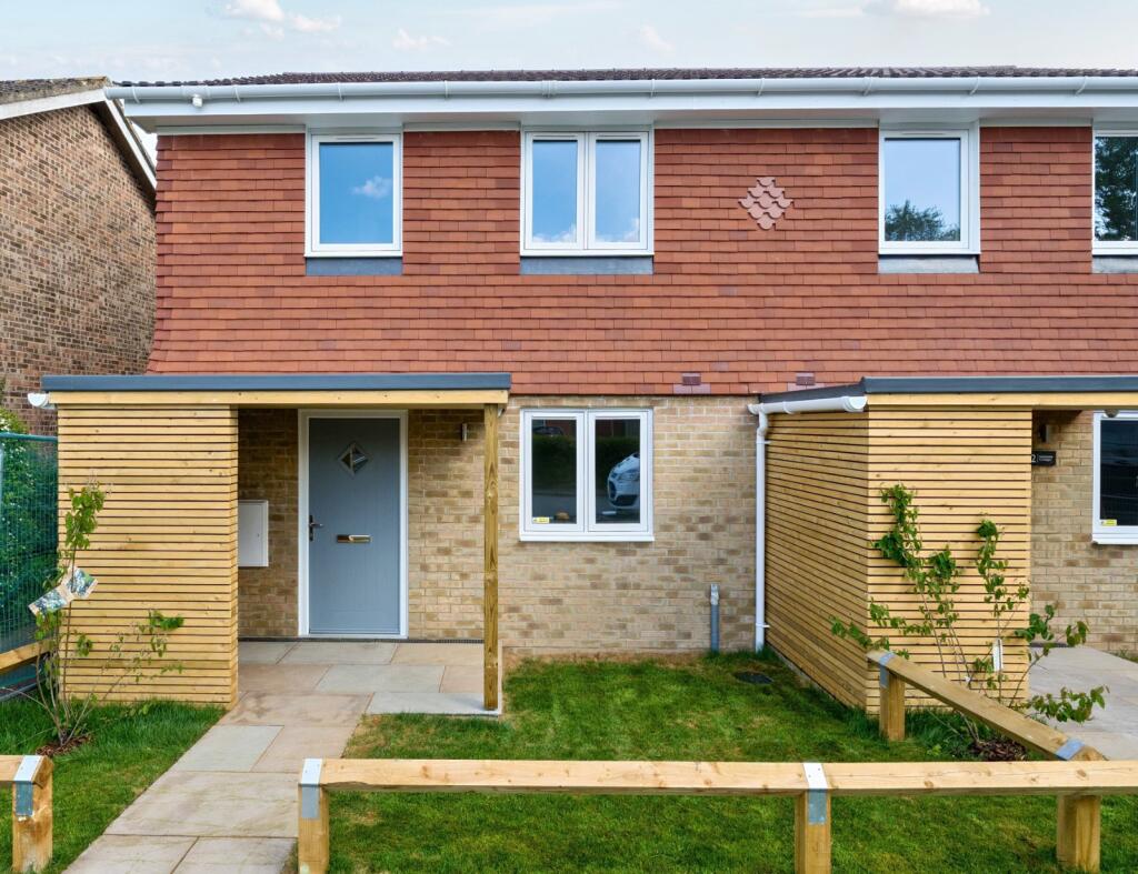 Main image of property: Holmcote Cottage, Gurneys Mead, West Wellow, Romsey, SO51