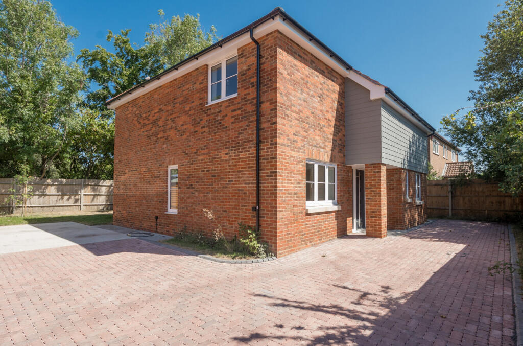 Main image of property: Cooks Lane, Calmore, SO40