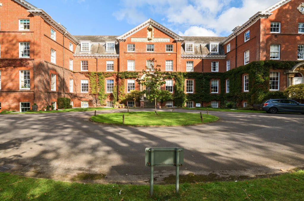 Main image of property: Montfort College, Botley Road, Romsey, Hampshire, SO51