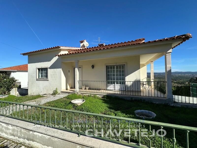 Main image of property: Ribatejo, Carregueiros