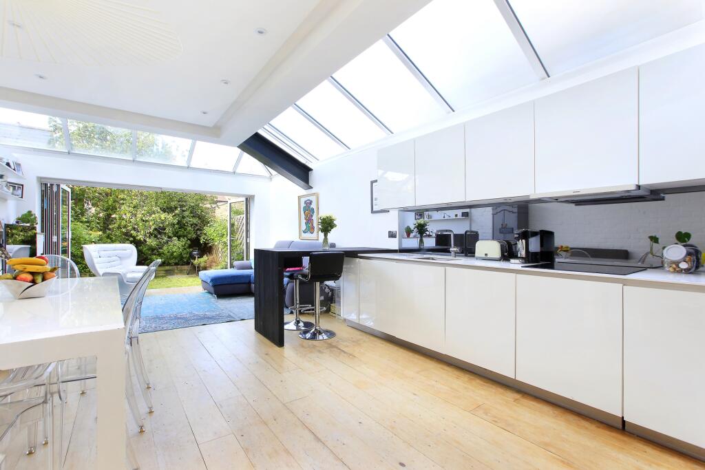 Main image of property: Tonsley Hill, Wandsworth, SW18