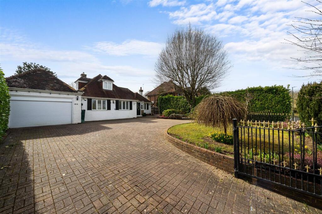 Main image of property: Banstead Road, Banstead