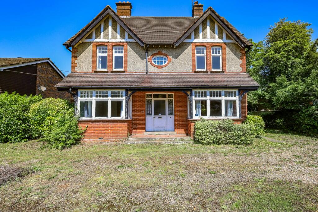 5 bedroom detached house for sale in Rake Road, Liss, GU33