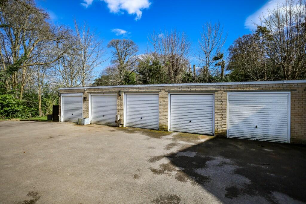 2 bedroom apartment for sale in Hill Brow Road, Liss, Hampshire, GU33