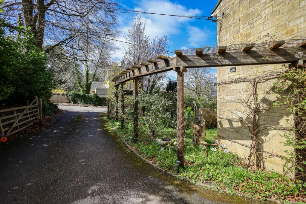 2 bedroom apartment for sale in Hill Brow Road, Liss, Hampshire, GU33