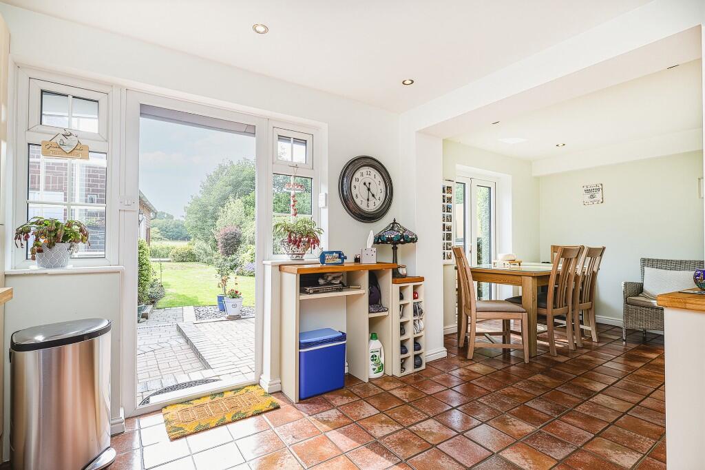 Main image of property: Farnham Road, Liss, Hampshire, GU33