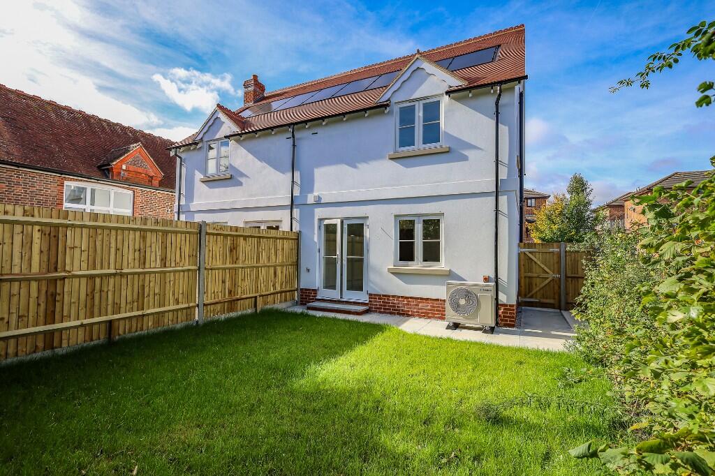 Main image of property: Hill Brow Road, Liss, Hampshire, GU33