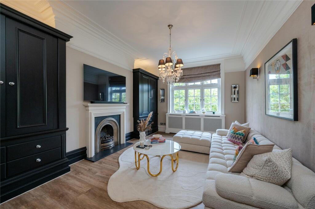 Main image of property: Bedford Court Mansions, Bedford Avenue, Bloomsbury, London, WC1B