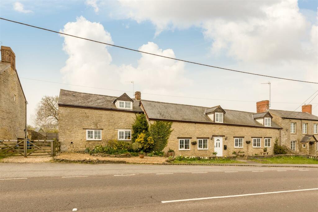 6 bedroom barn conversion for sale in Souldern, Nr Bicester, OX27