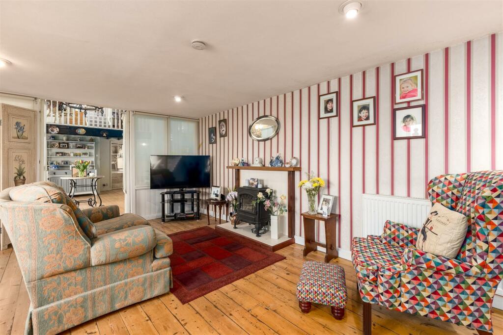 6 bedroom barn conversion for sale in Souldern, Nr Bicester, OX27