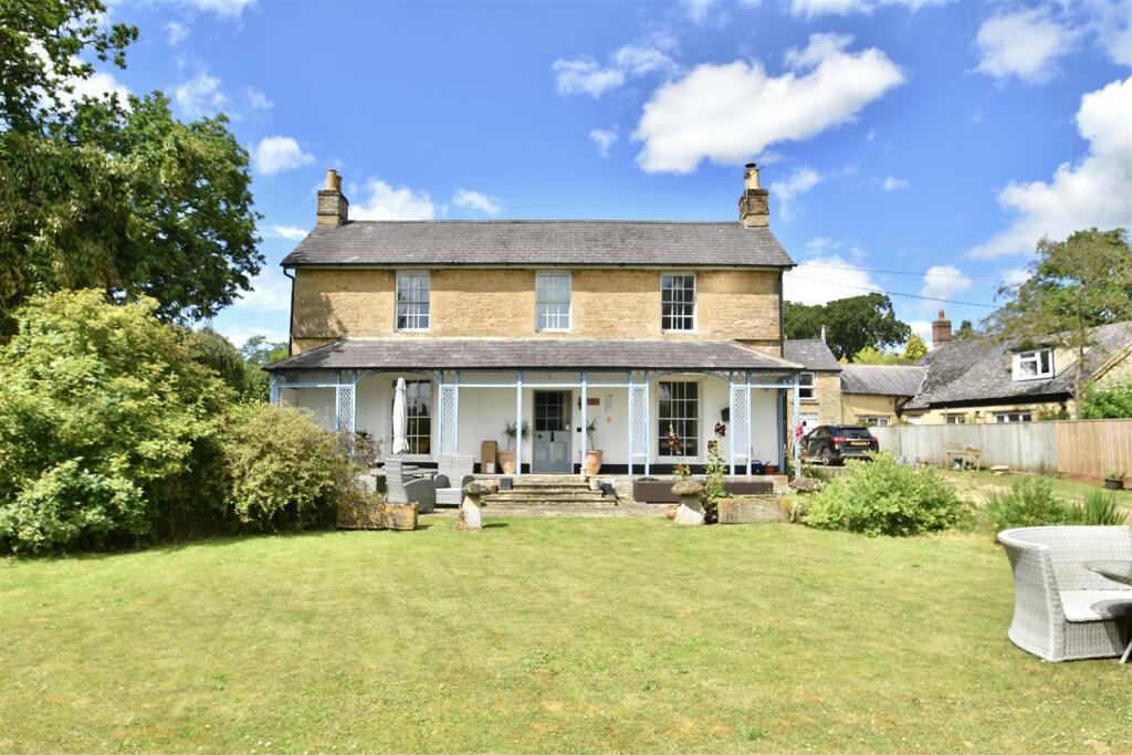 5 bedroom link detached house for sale in Bletchingdon Road