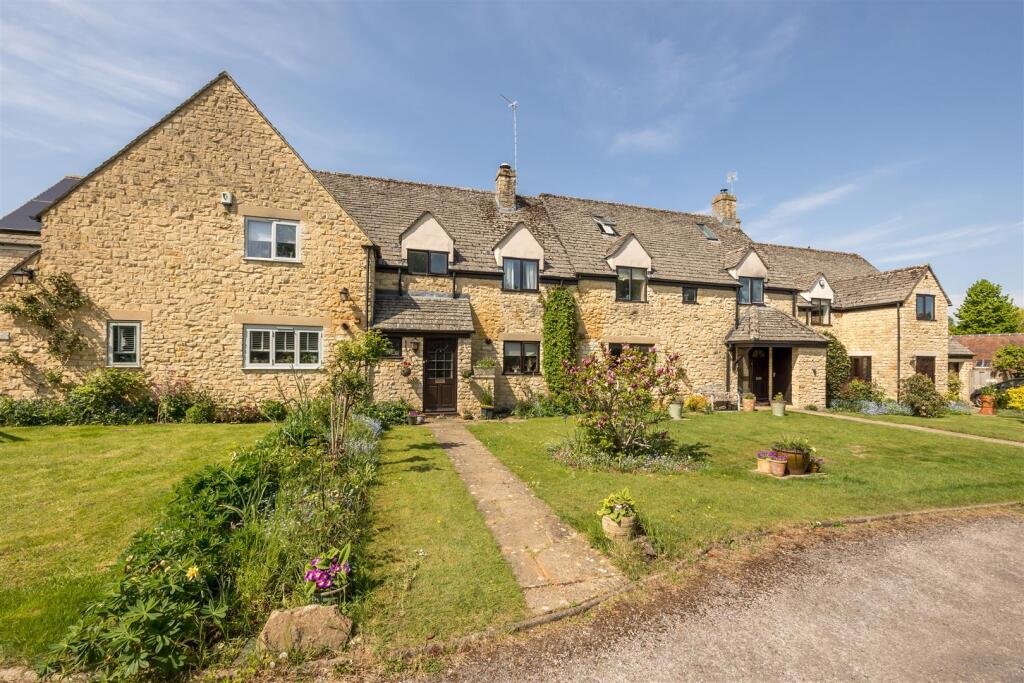 Main image of property: Knaptons Croft, Lower Heyford