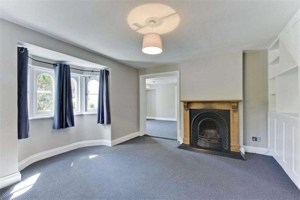 House to rent on Hanger Hill, Weybridge