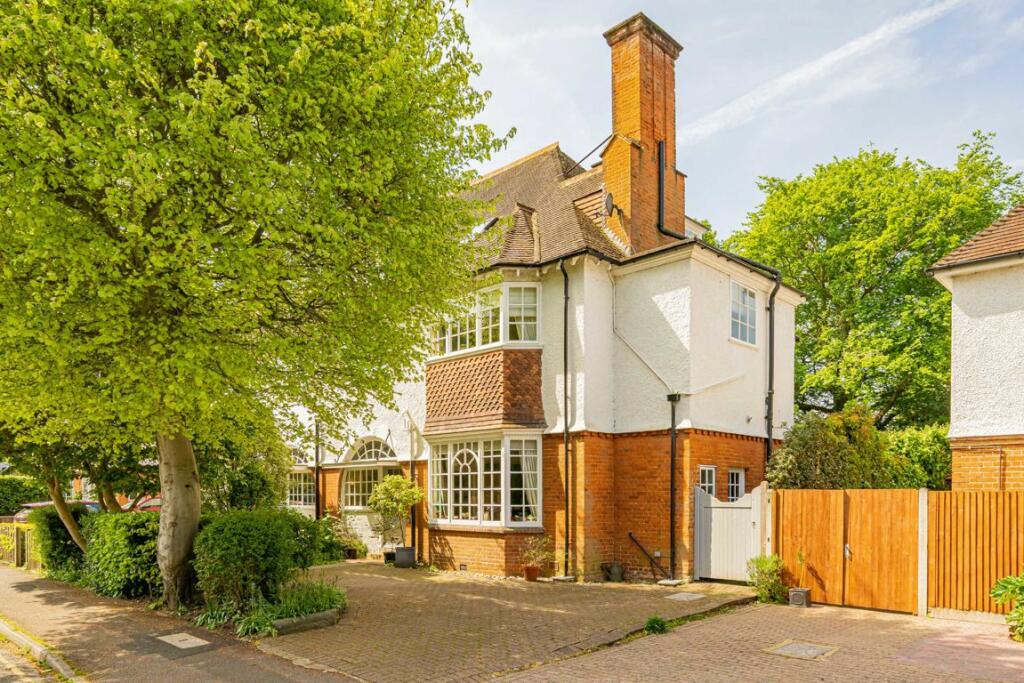 6 bedroom house for sale in West Grove, WaltononThames, KT12