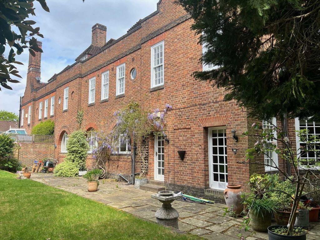 Main image of property: Rosslyn Park, Weybridge