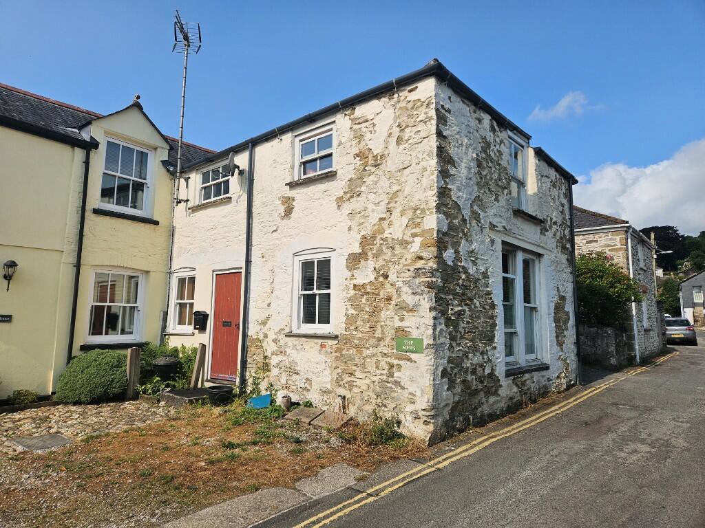 3 bedroom end of terrace house for sale in South Street, Lostwithiel