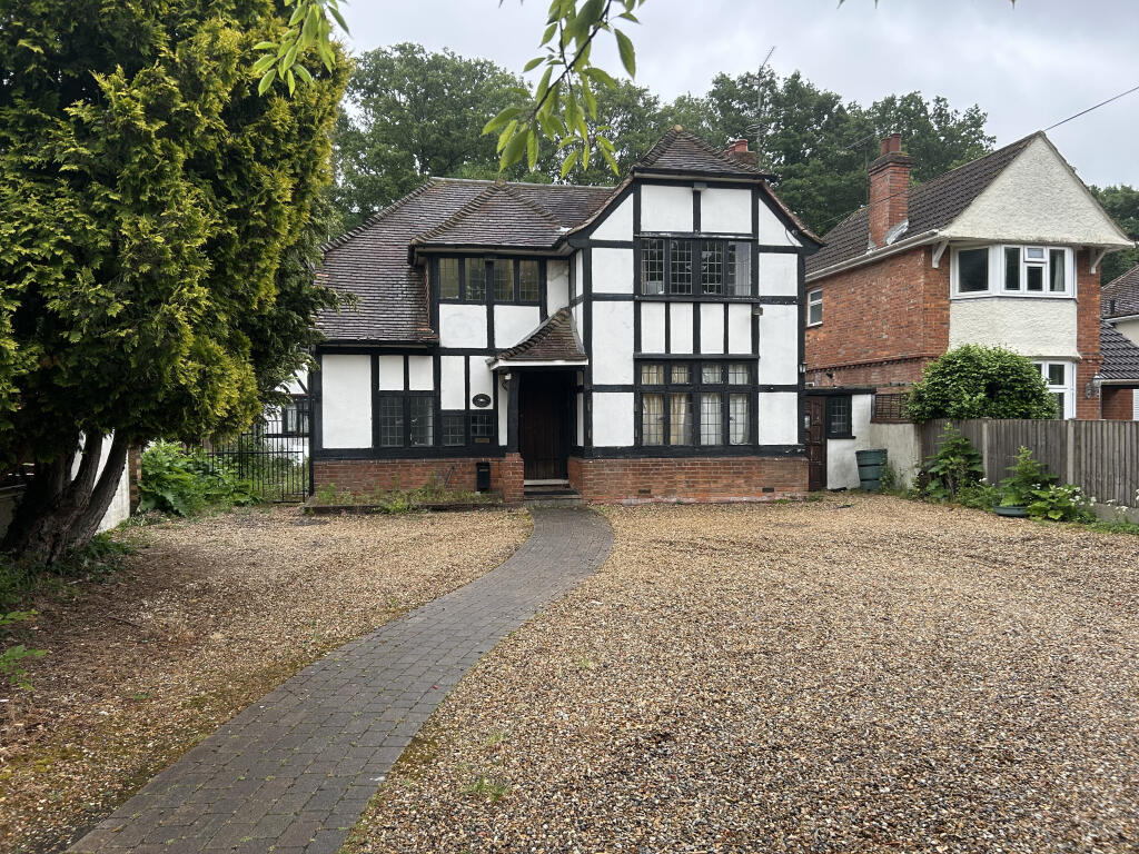 Main image of property: 164 Farnborough Road, Farnborough, Hampshire, GU14