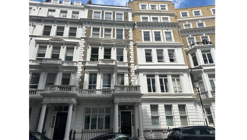 Main image of property: Flat 4, 38 Courtfield Gardens, South Kensington, London, SW5